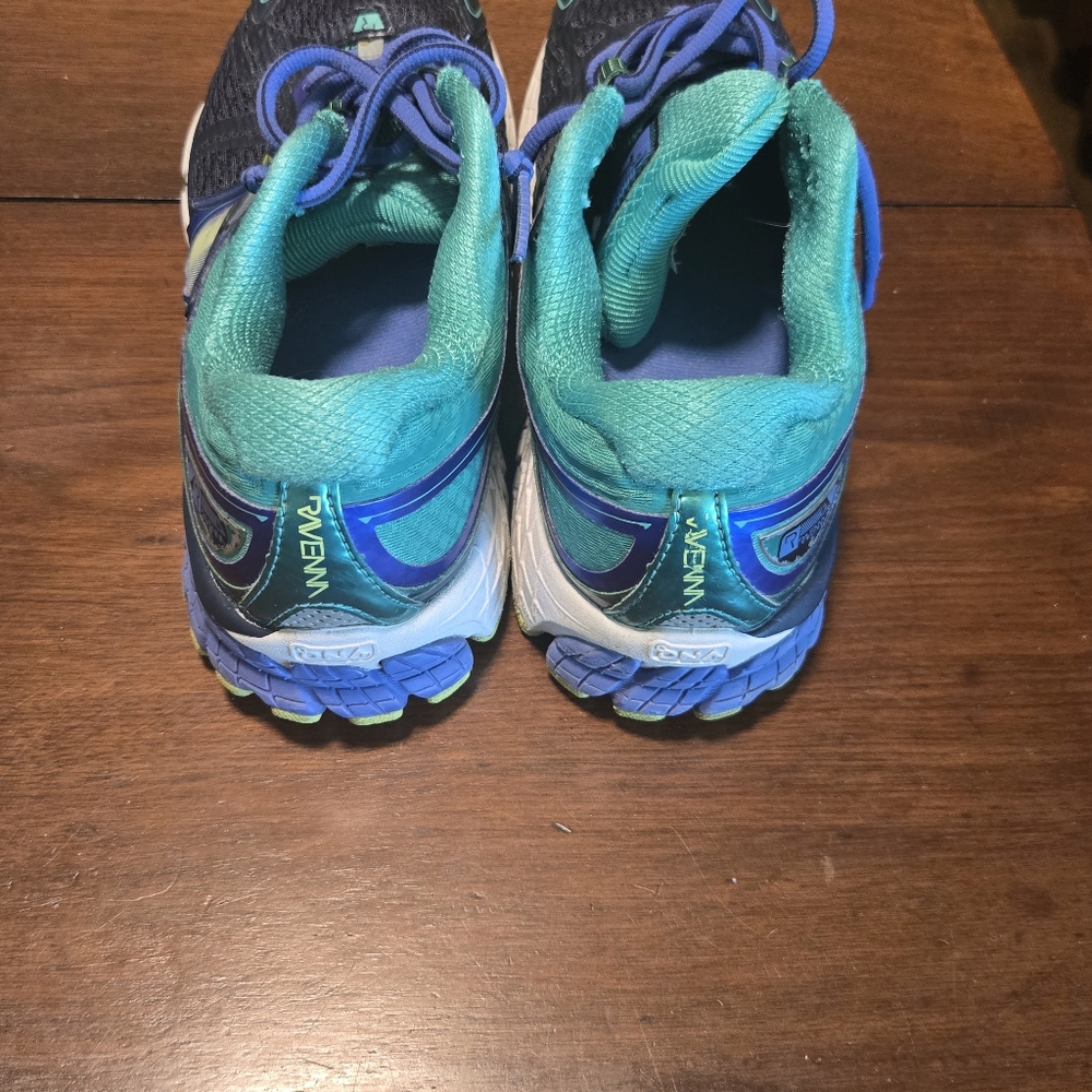 Brooks Ravenna Wonen's Running Shoe - Picture 6 of 10